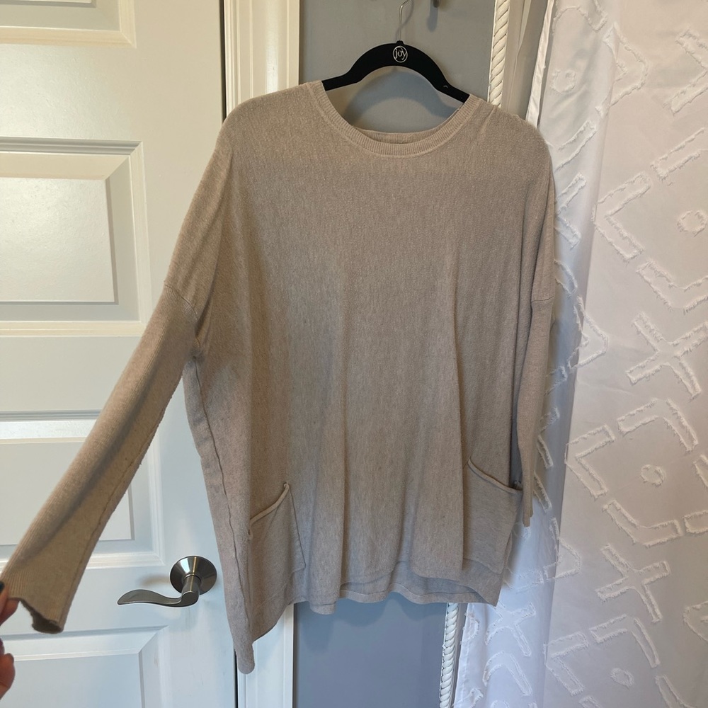 Pocketed sweater